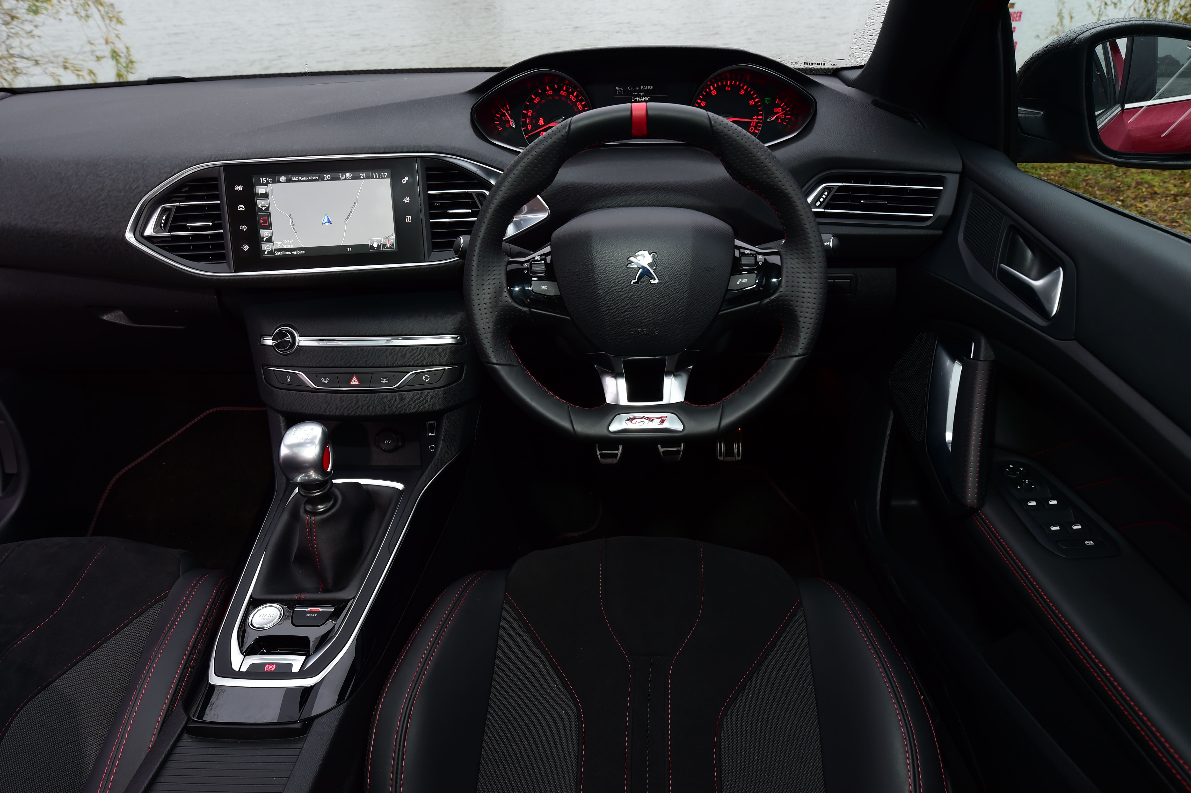 Peugeot 308 GTi dashboard