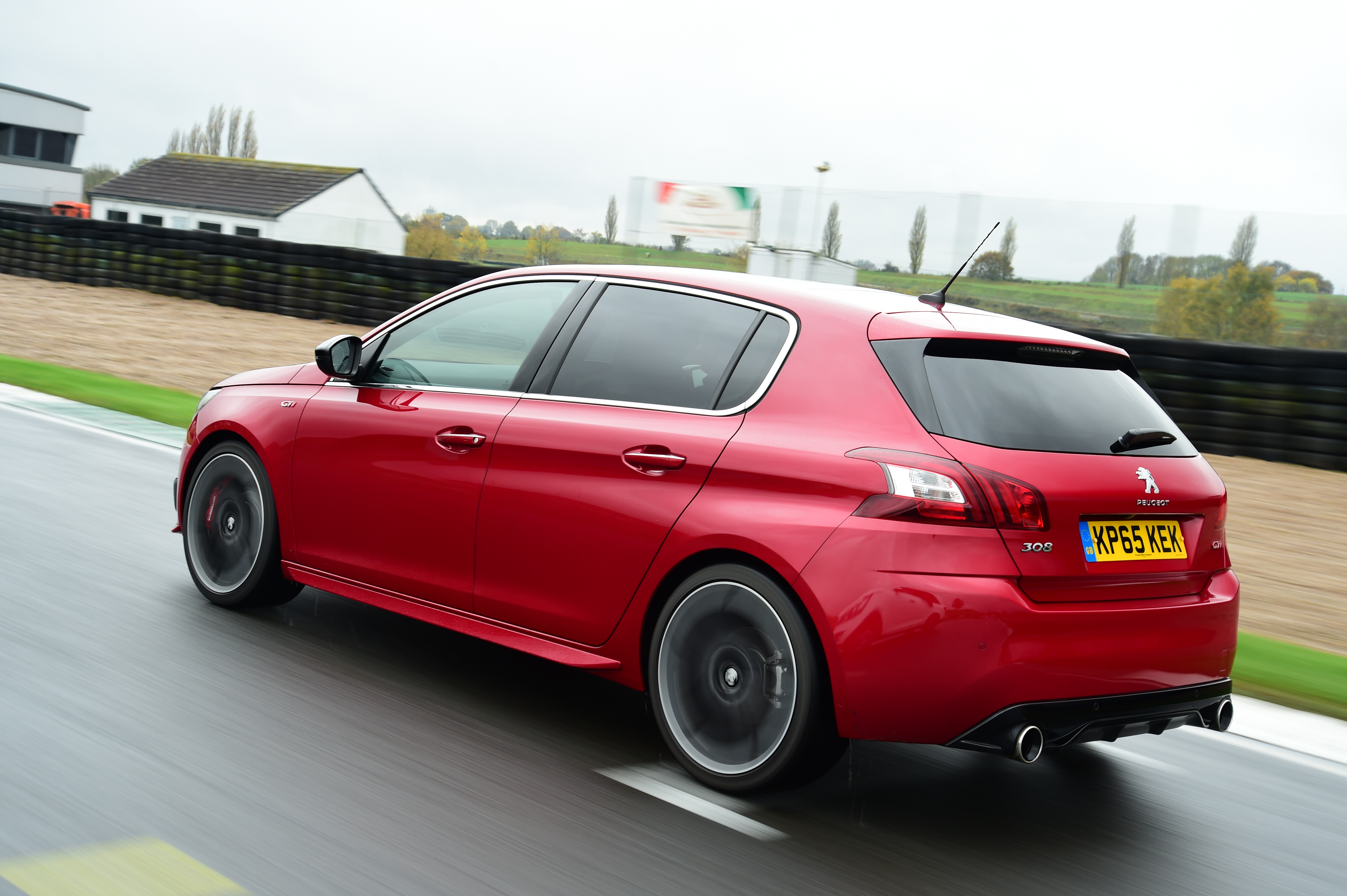 Peugeot 308 GTi rear tracking