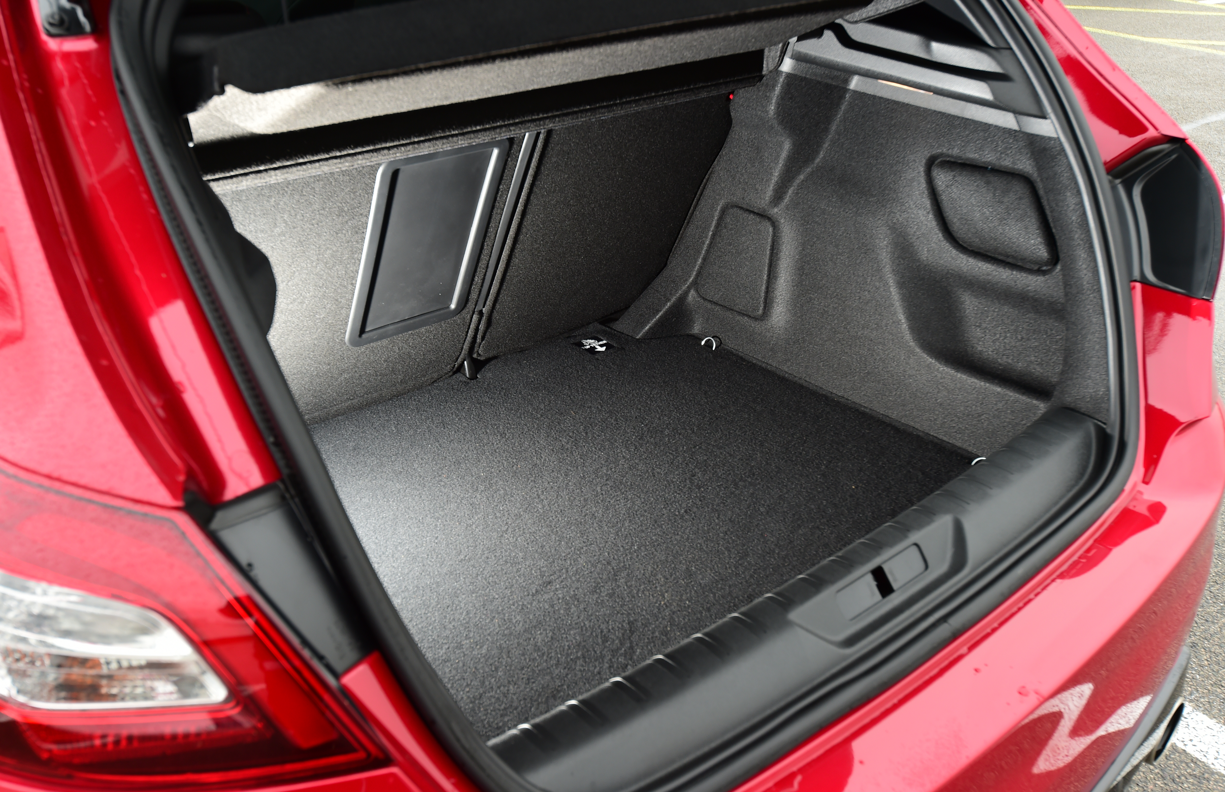 Peugeot 308 GTi boot