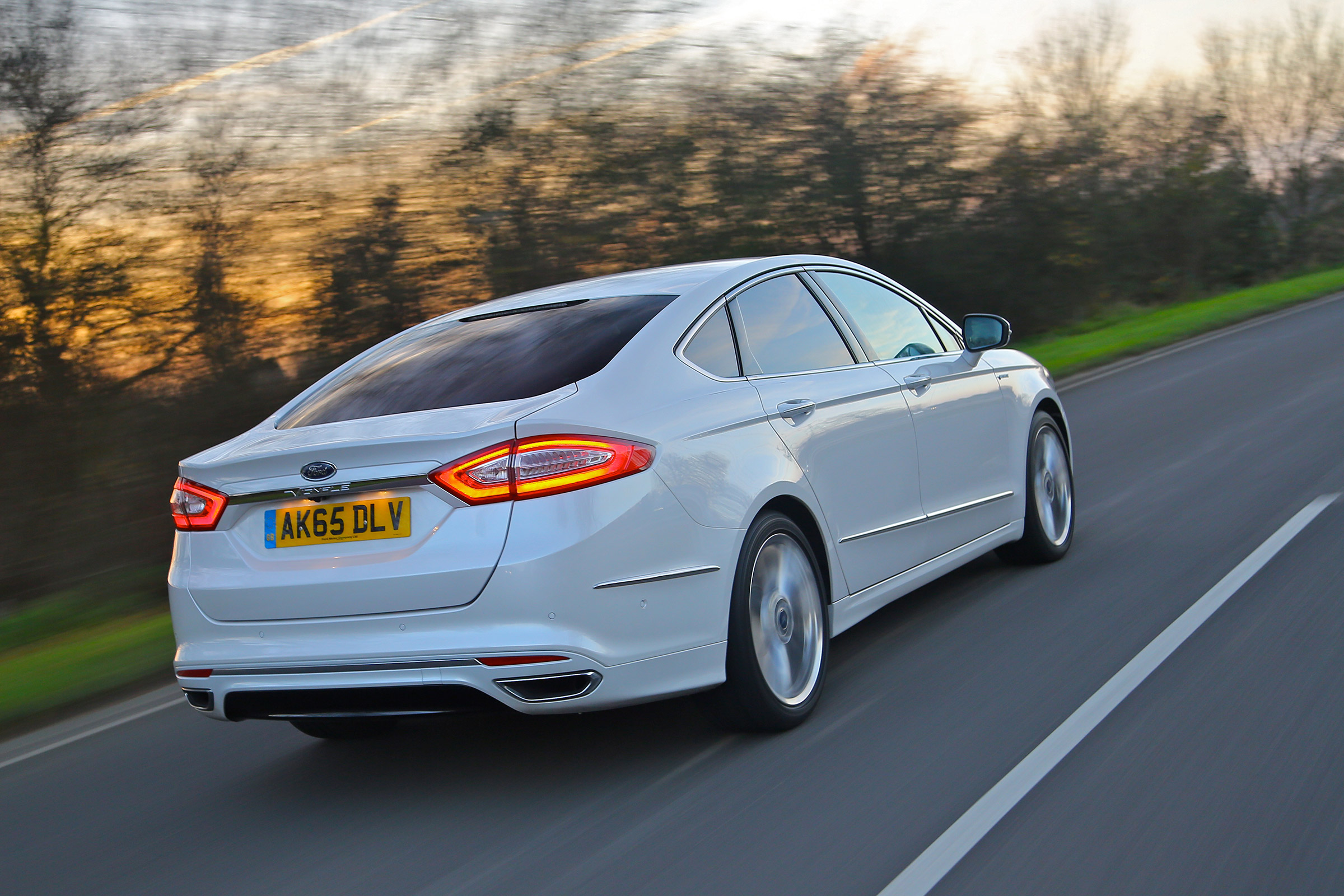Ford Mondeo Vignale - rear twilight