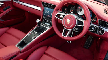 Porsche 911 Carrera dash