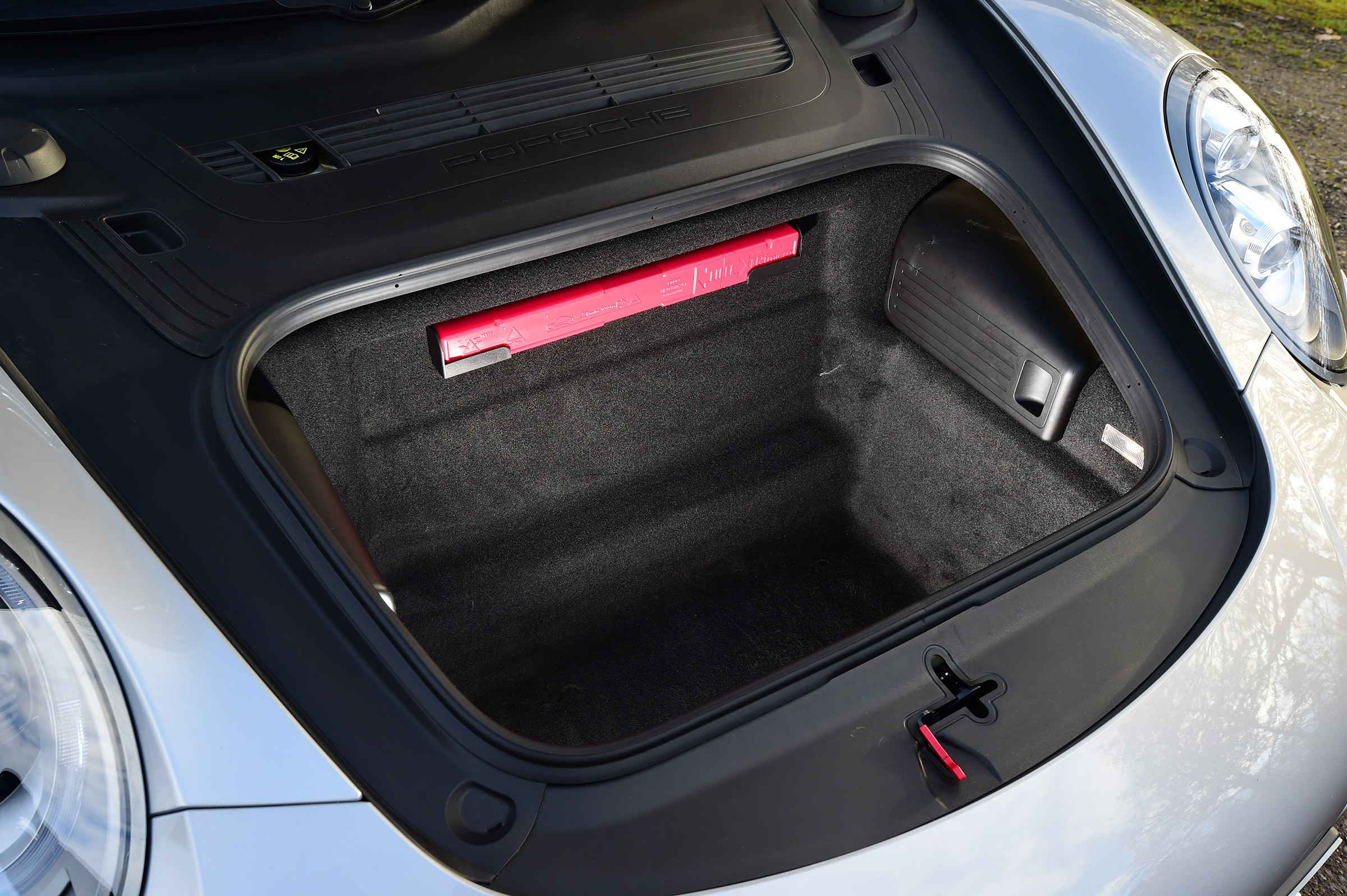Porsche 911 Carrera 2015 boot