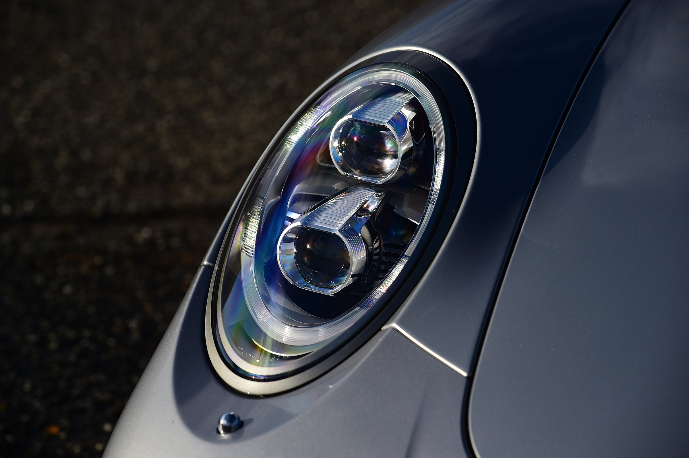 Porsche 911 Carrera 2015 front light detail