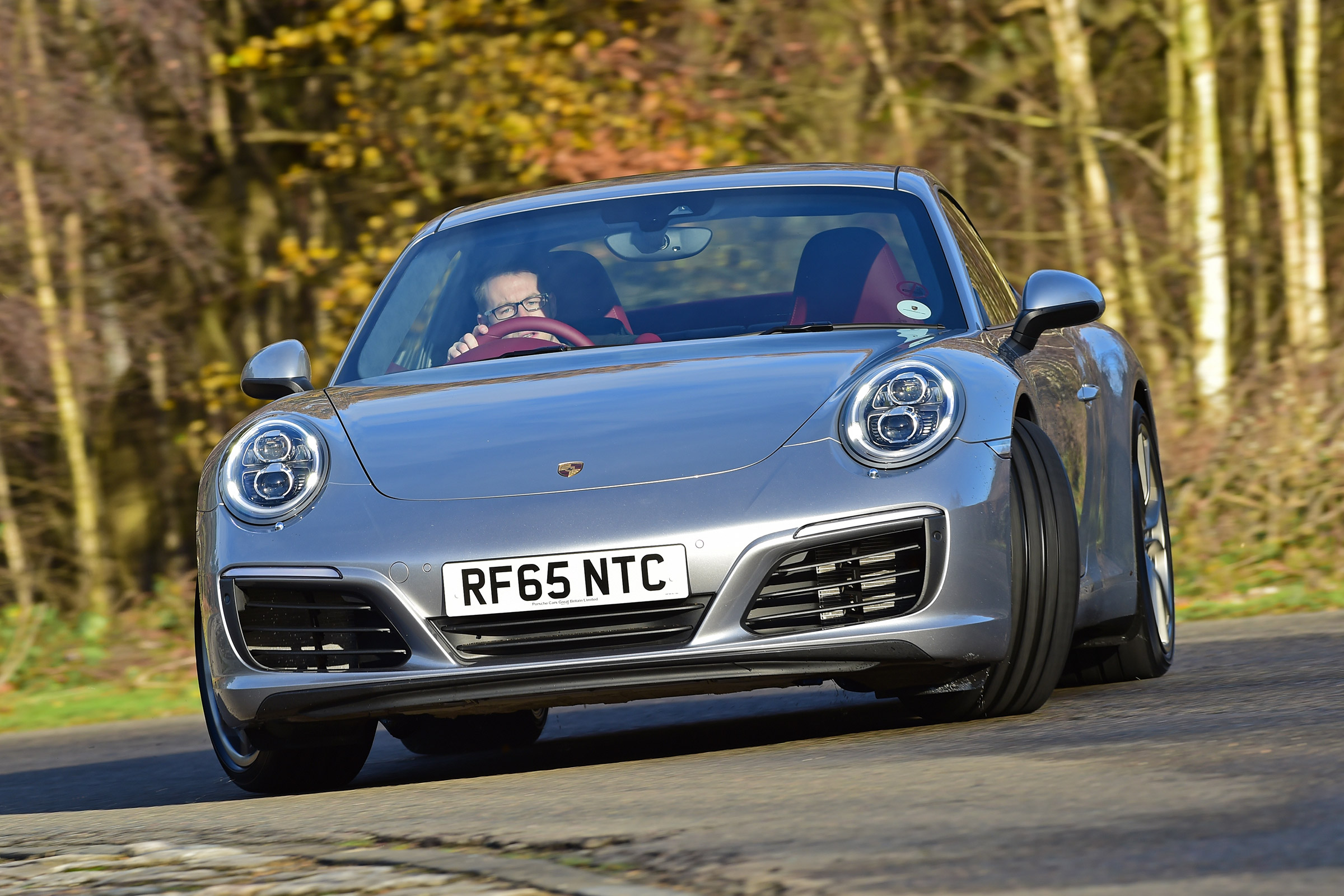 Porsche 911 Carrera front