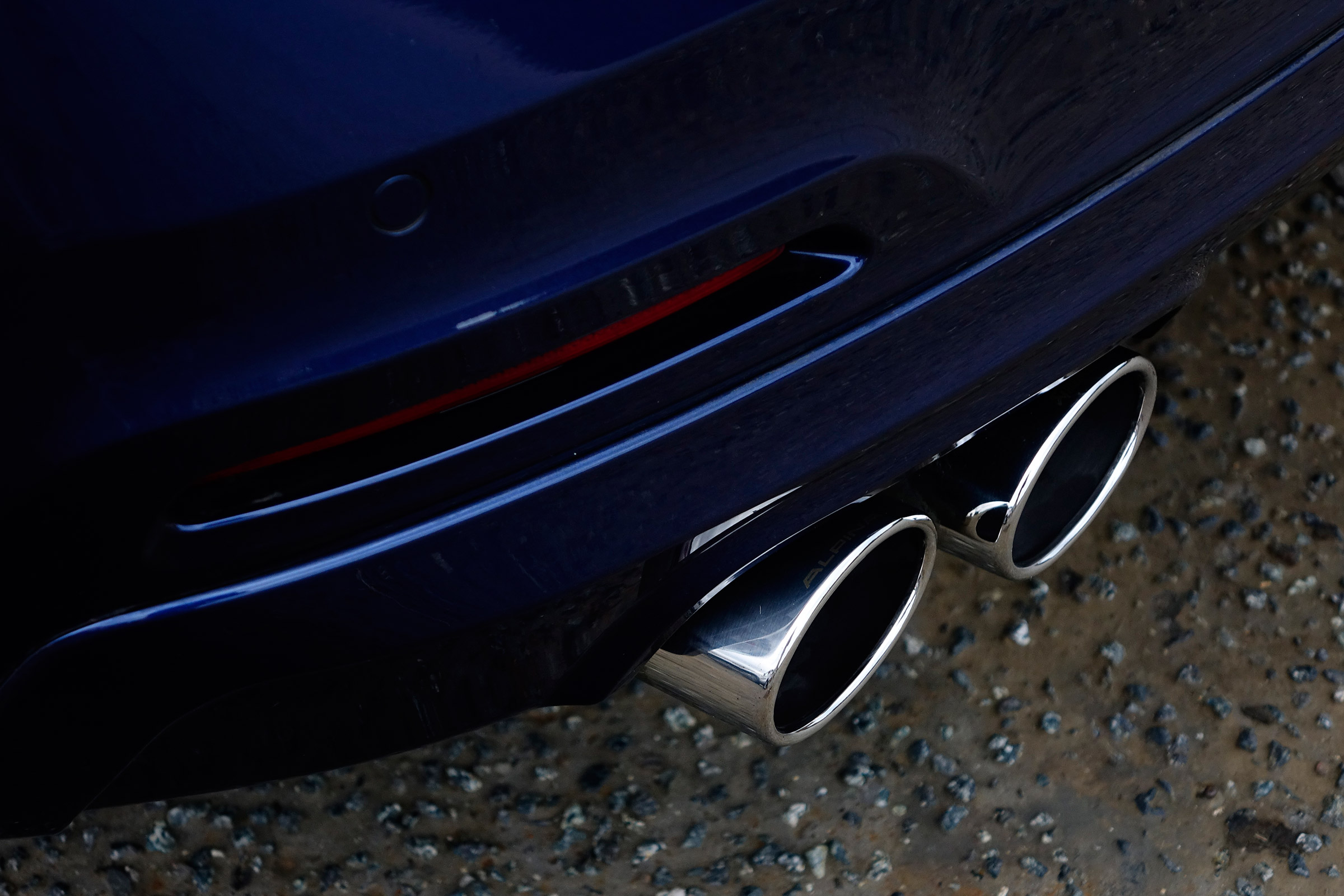 Alpina D3 Touring exhaust detail