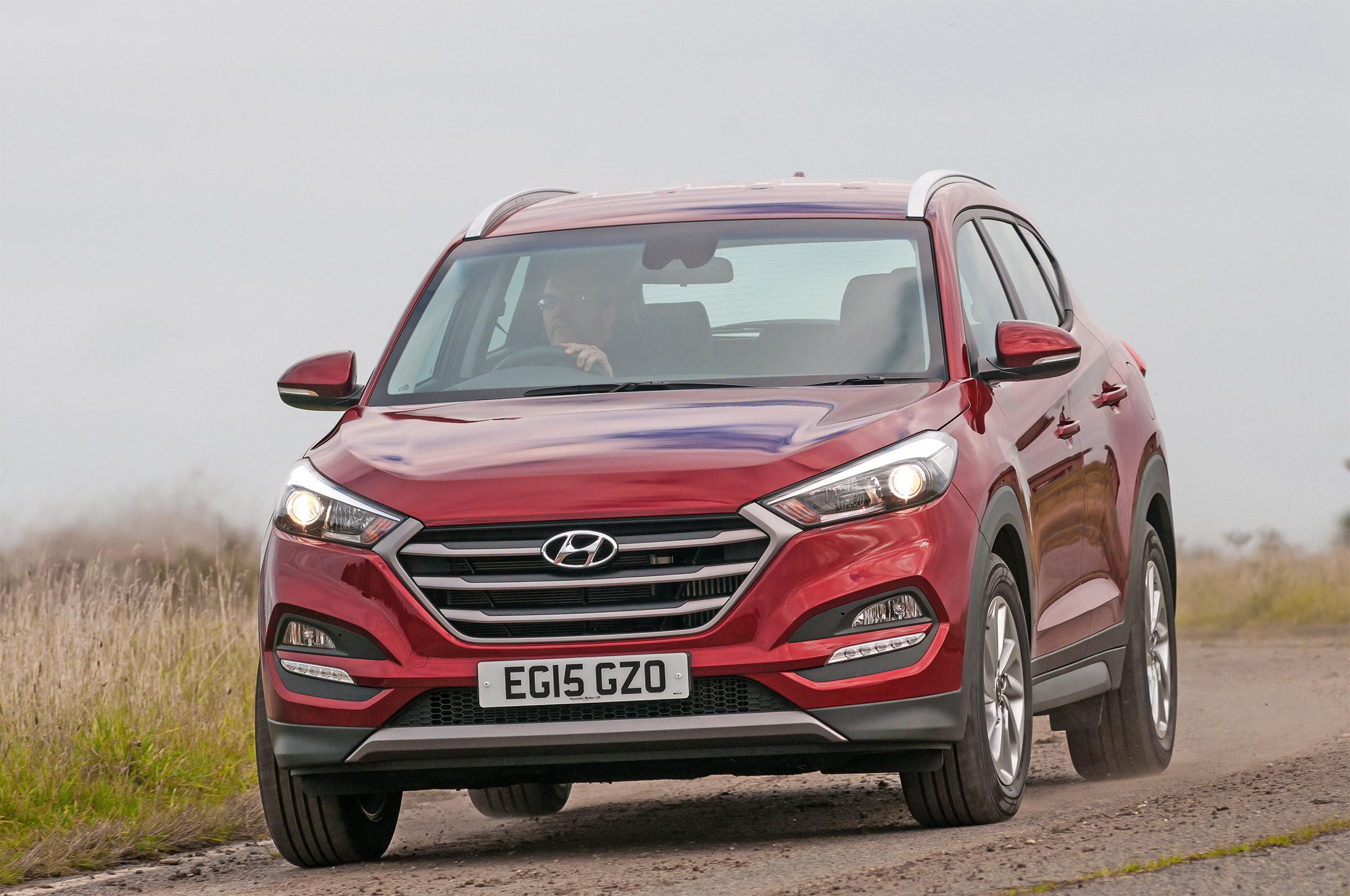 Hyundai Tucson - front action