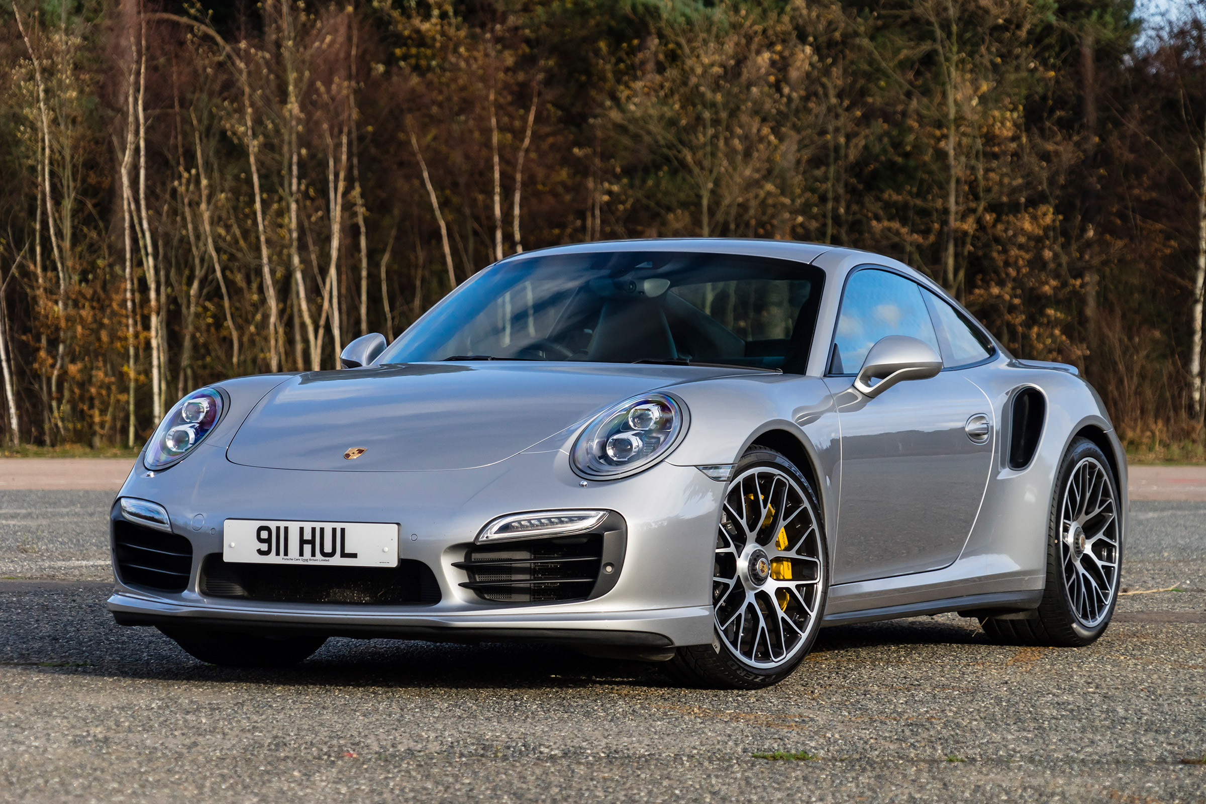 Porsche 911 Turbo S - front