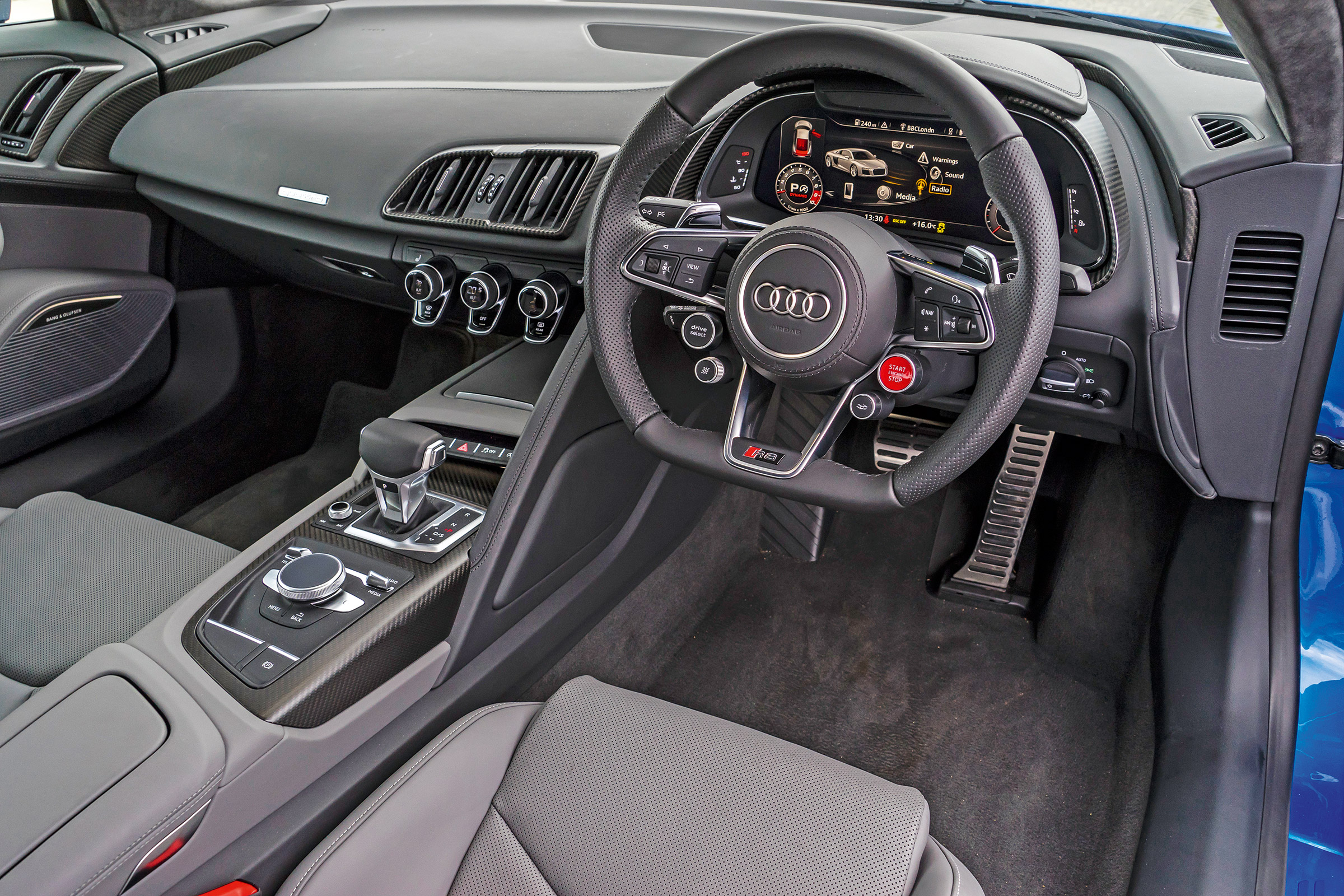 Audi R8 - dash