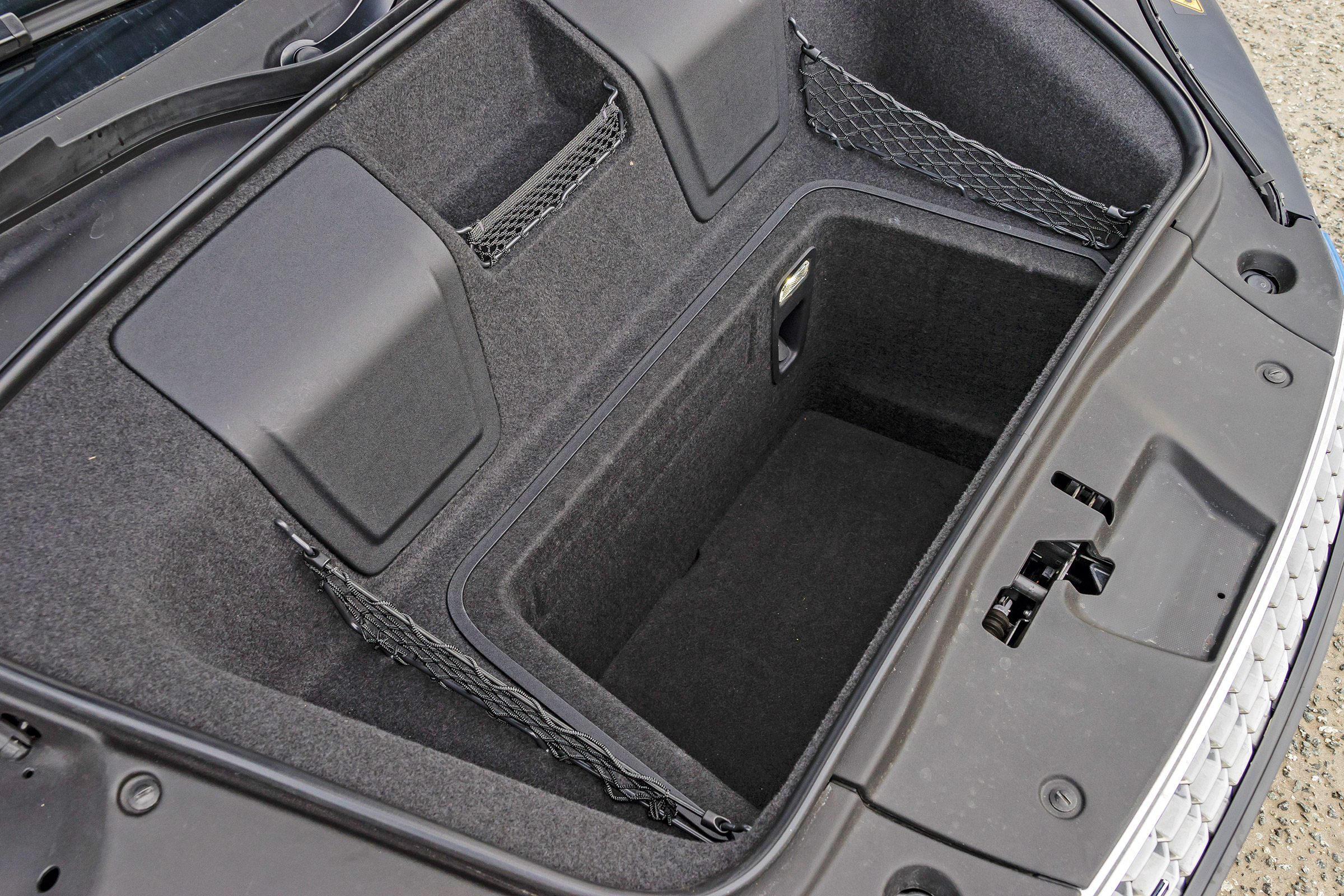 Audi R8 - boot