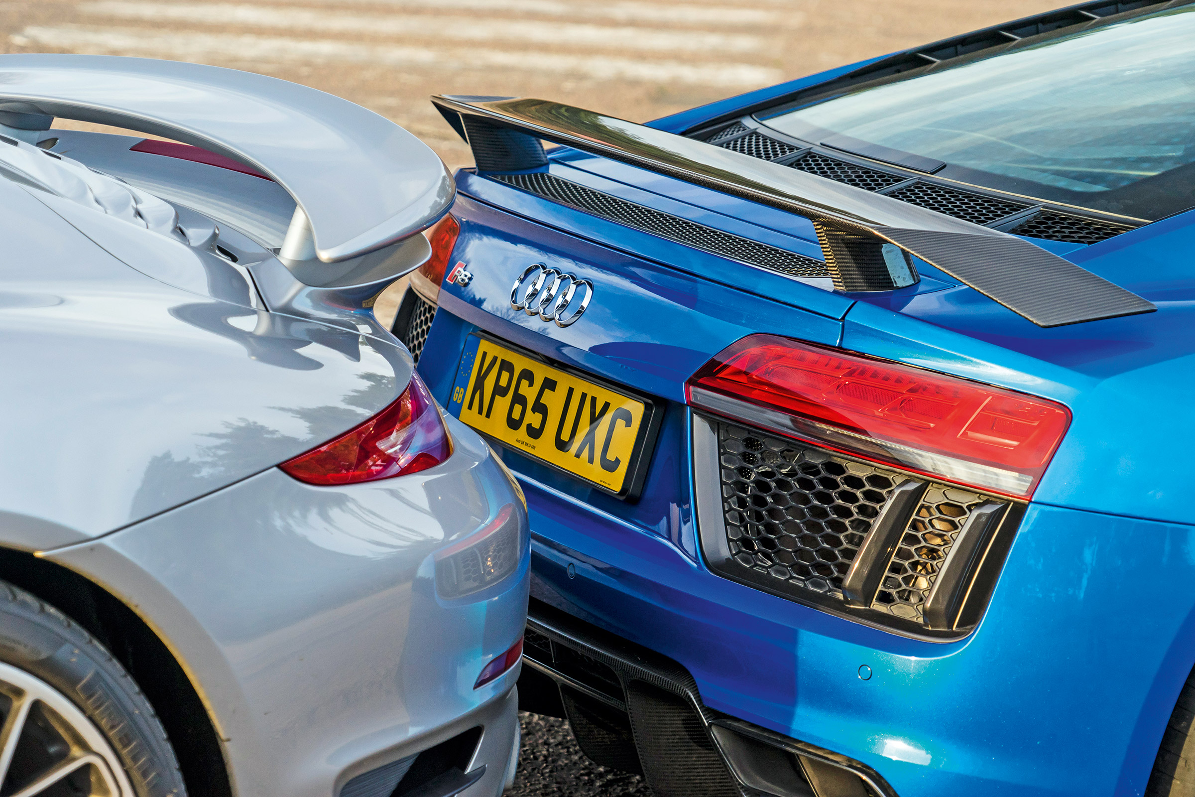 Audi R8 vs Porsche 911 Turbo S - rear