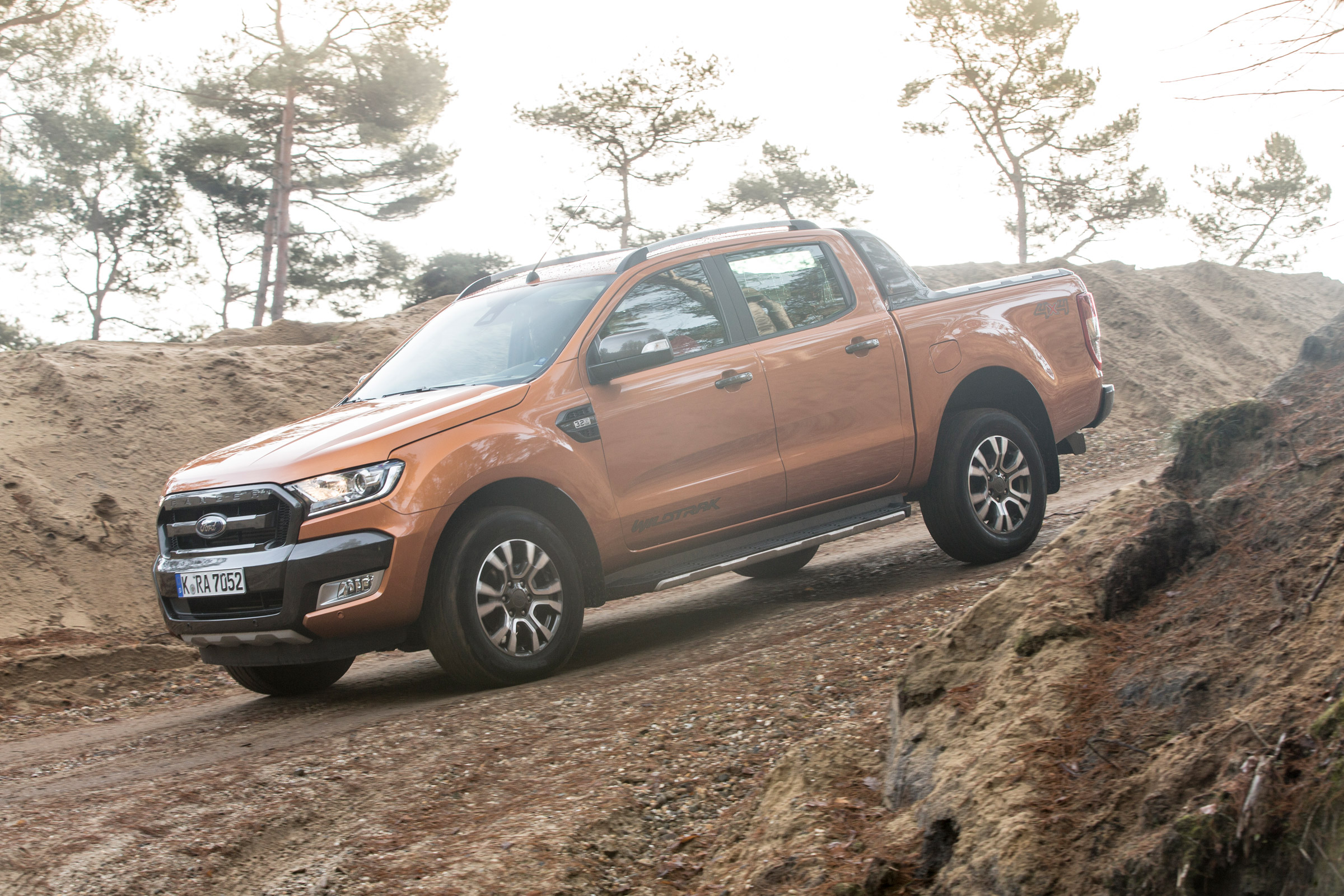 Ford Ranger 2016 on hill