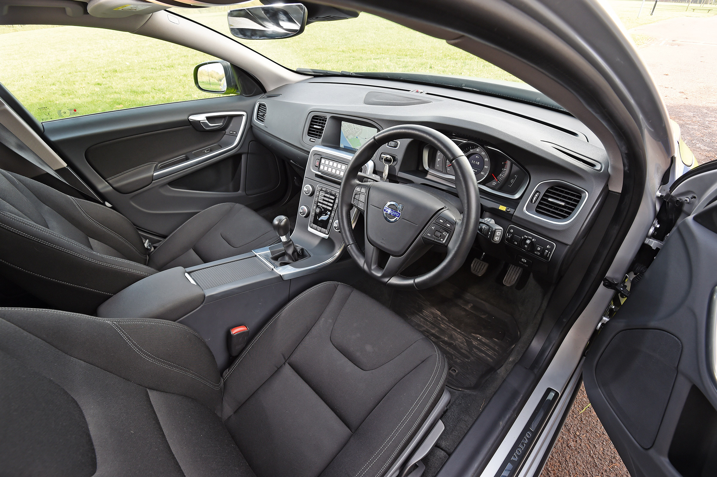 Volvo V60s police car - interior