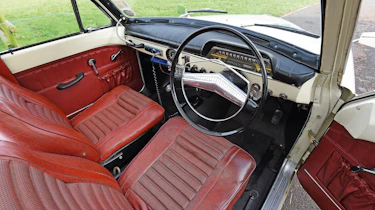 Volvo 121 Amazon police car - interior