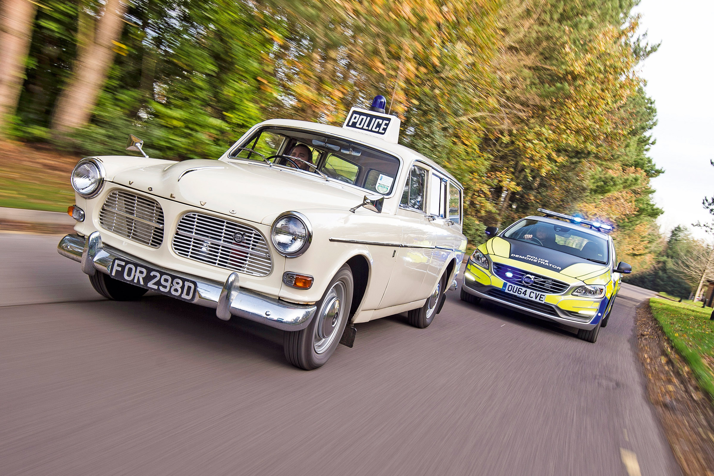 Volvo 121 Amazon police car - action