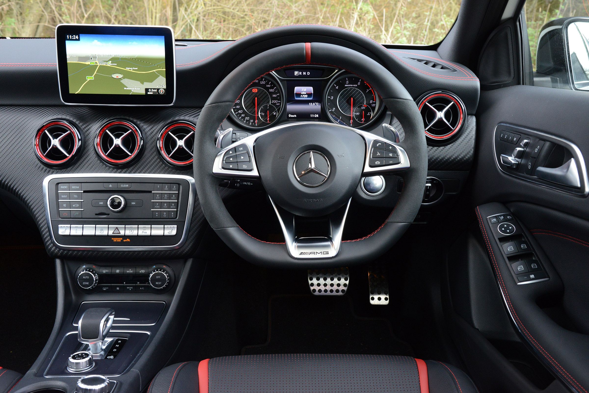 Mercedes-AMG A45 - dash