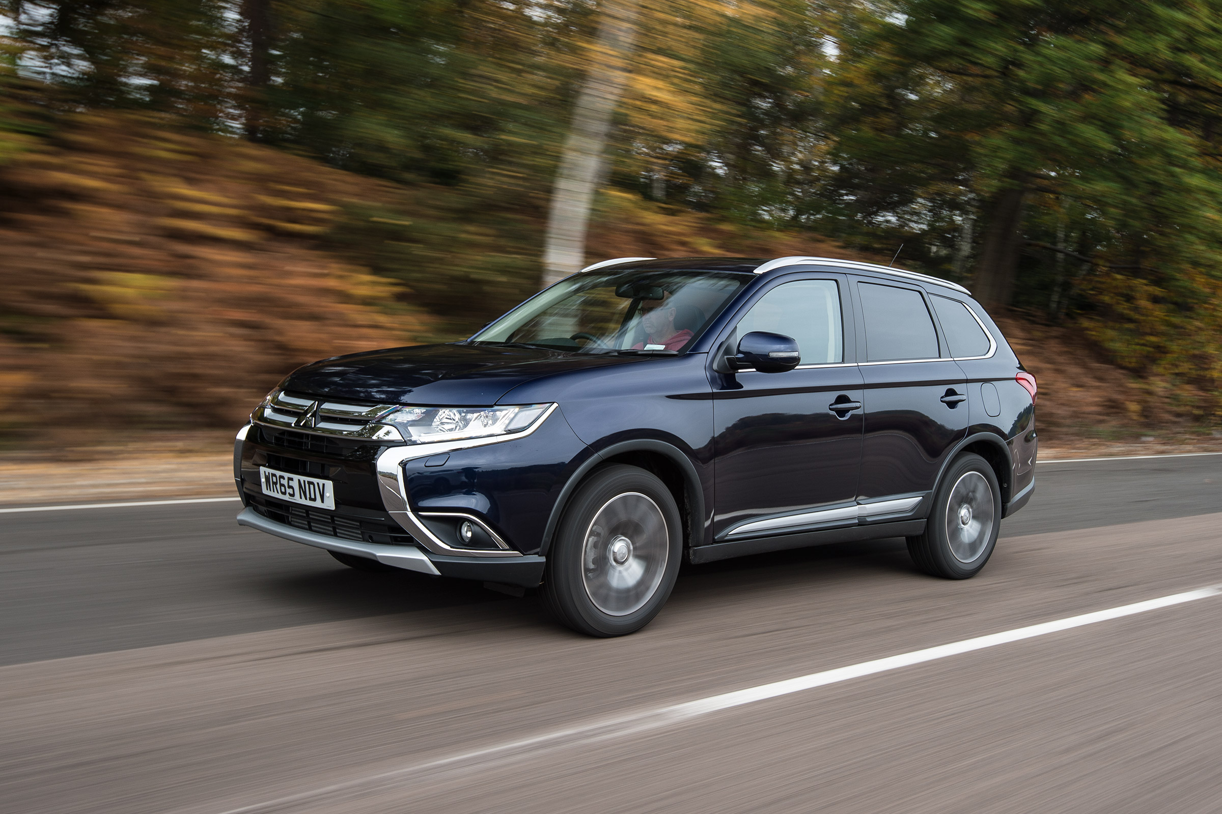 Mitsubishi Outlander front