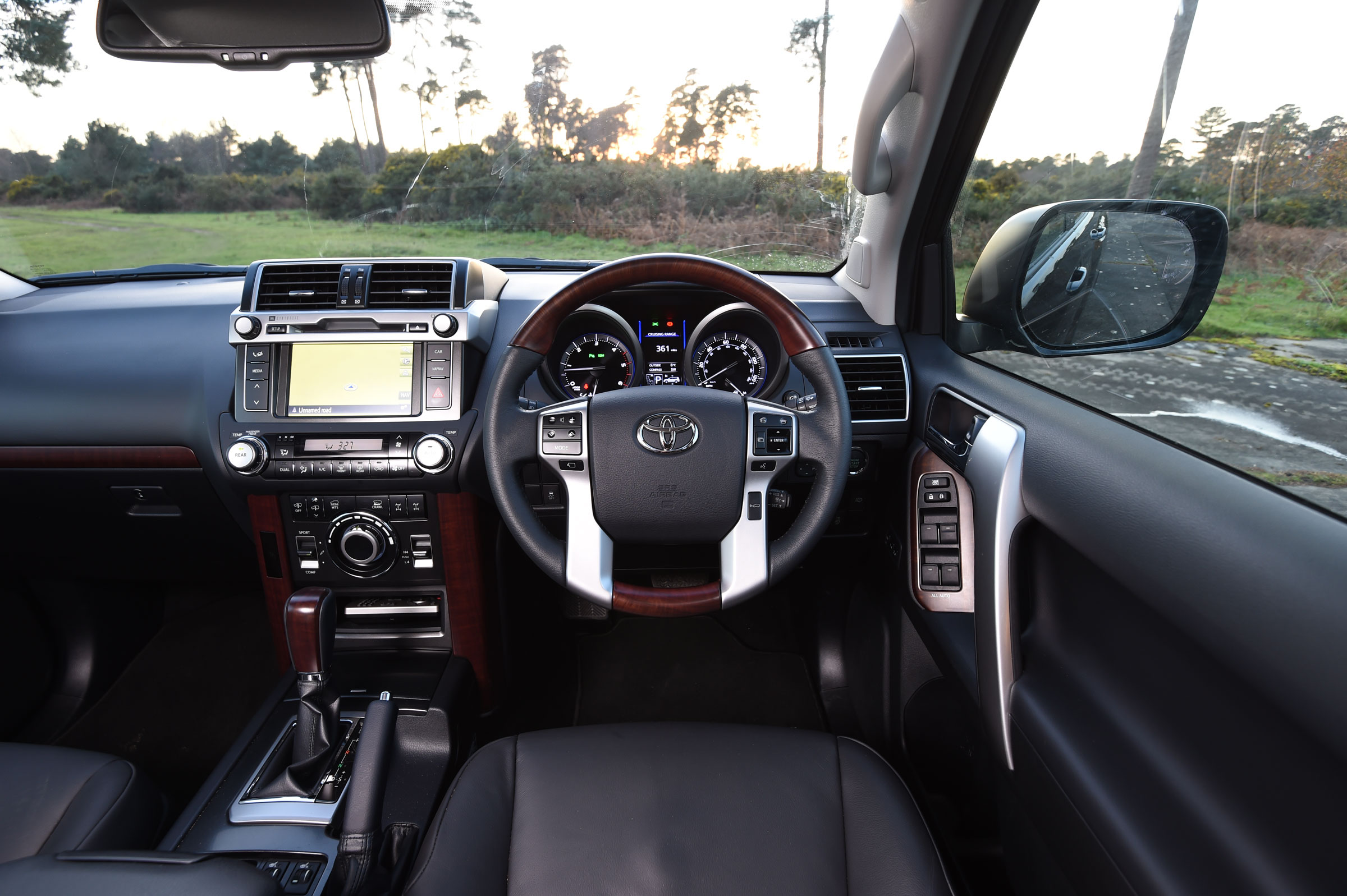 New Toyota Land Cruiser 2016 interior