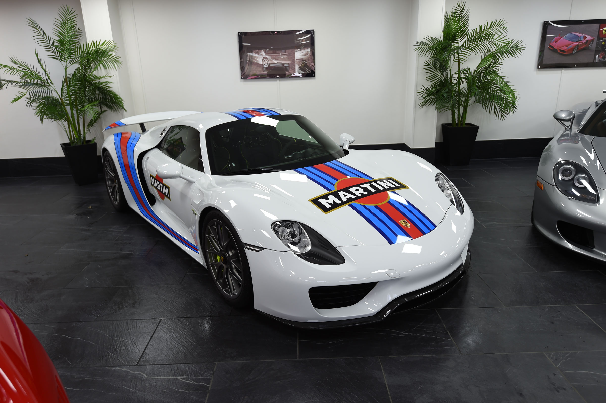 Tom Hartley showroom Porsche 918