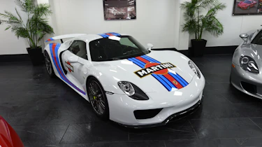 Tom Hartley showroom Porsche 918