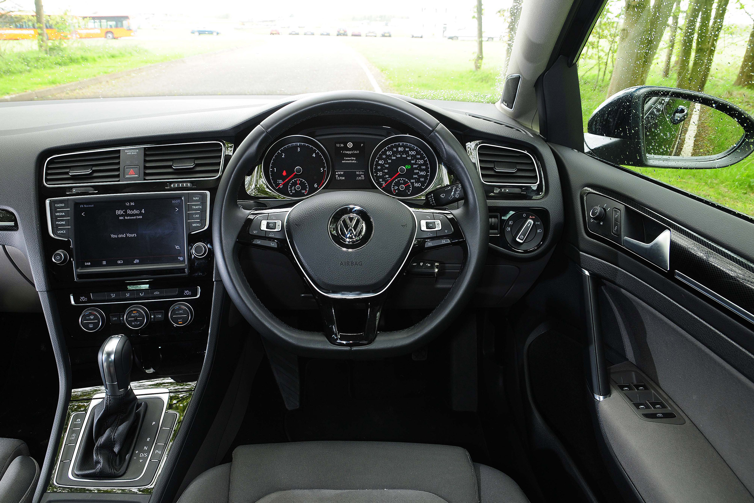 Volkswagen Golf 1.0 BlueMotion DSG dash