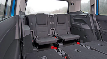 VW Touran 2.0 TDI DSG - back seats