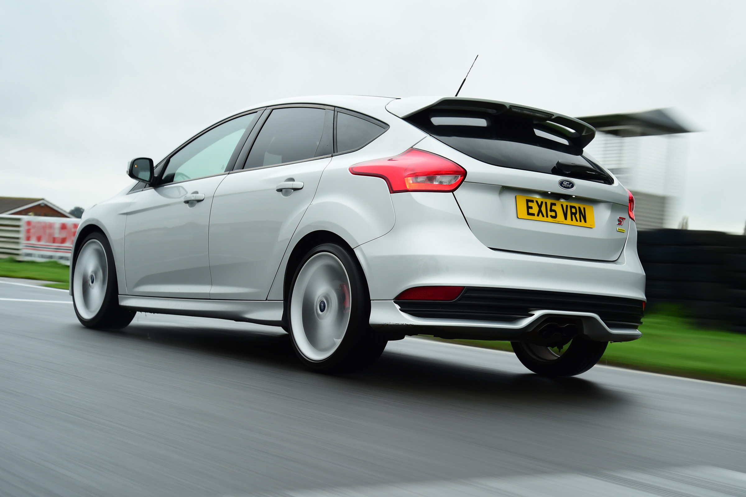 Ford Focus ST Mountune rear tracking