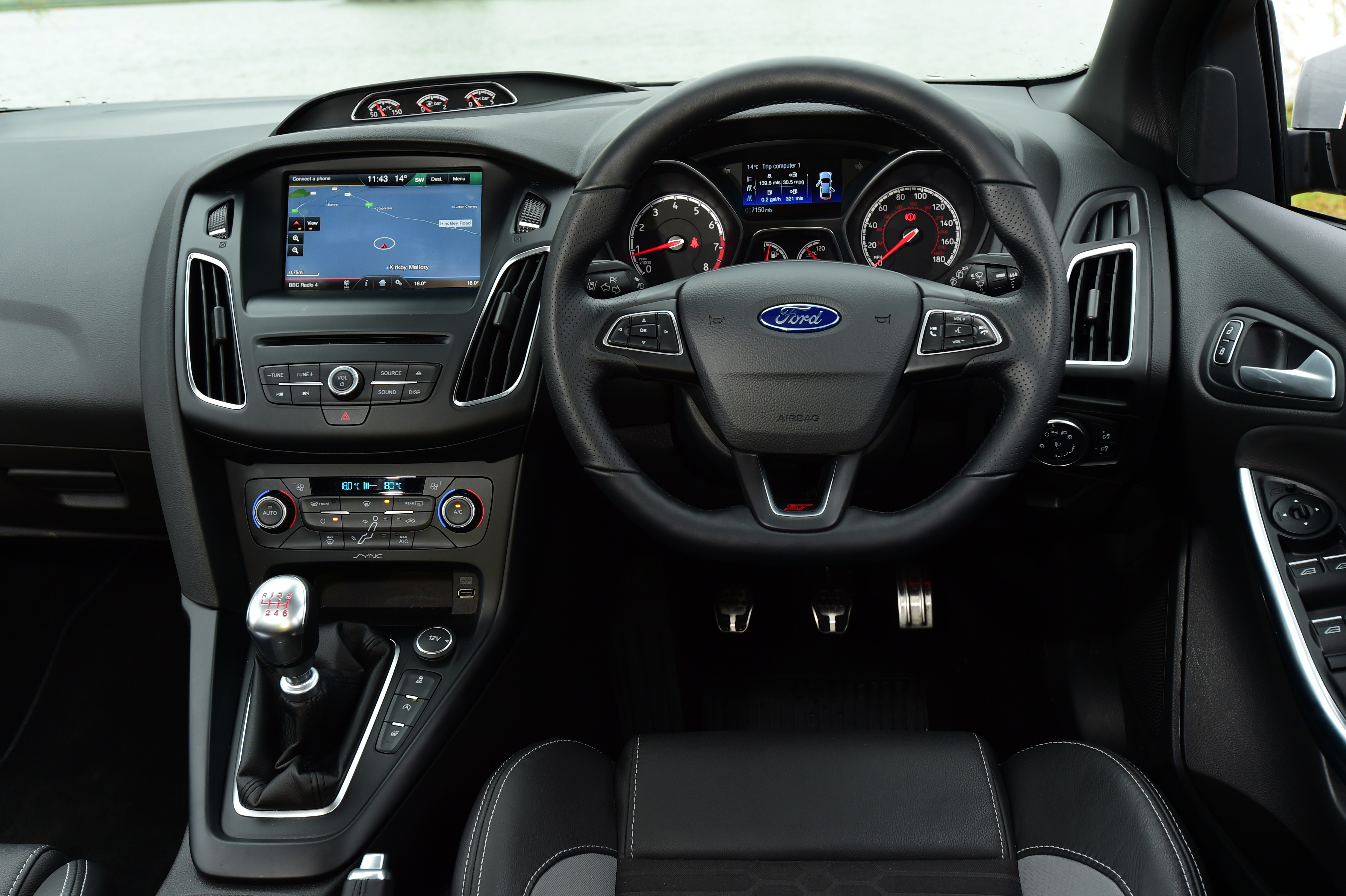 Ford Focus ST Mountune dashboard