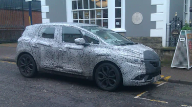 Renault Scenic - spyshot side