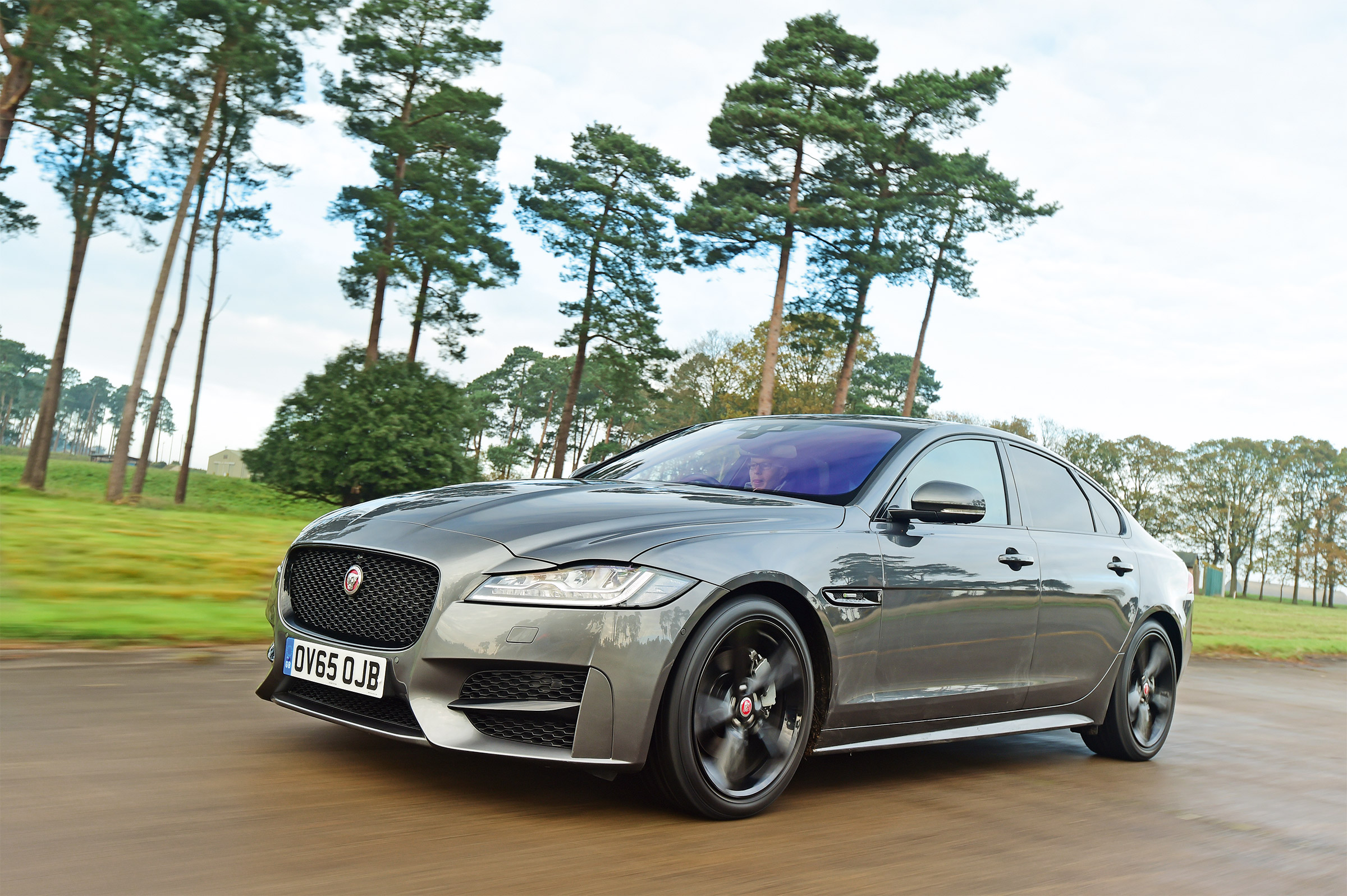 Jaguar XF - front