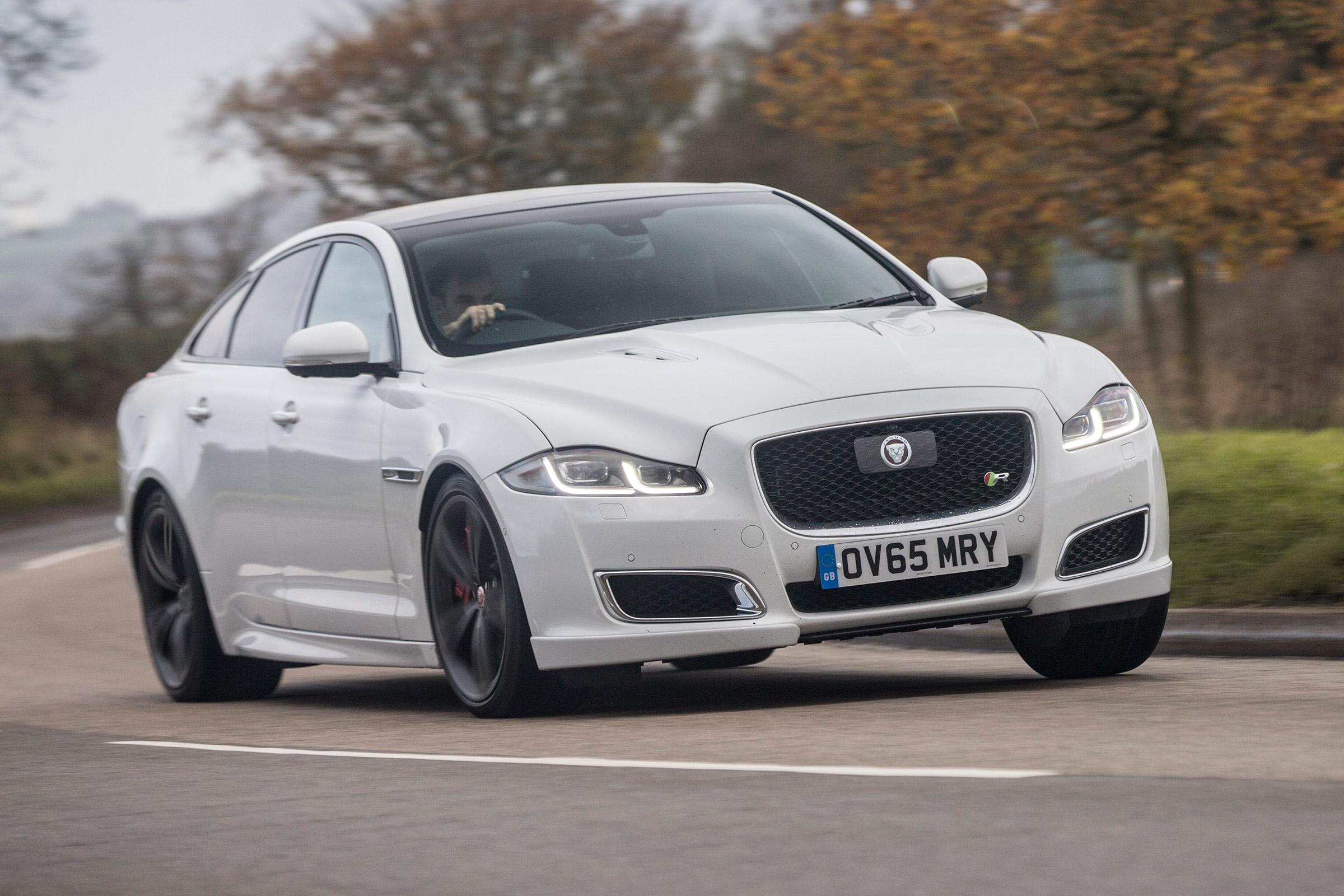 Jaguar XJR - front cornering