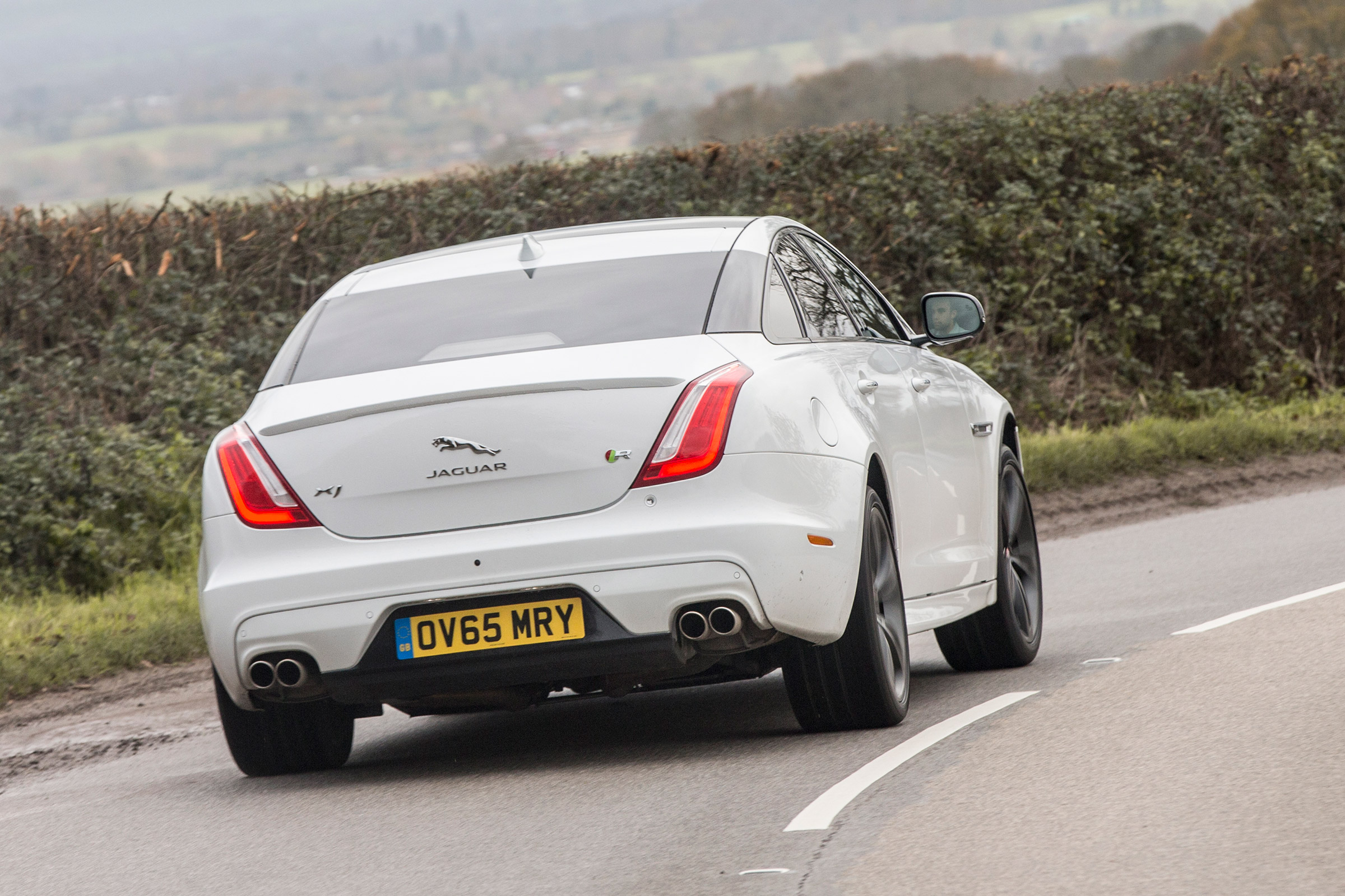 Jaguar XJR - rear cornering