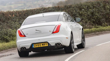 Jaguar XJR - rear cornering