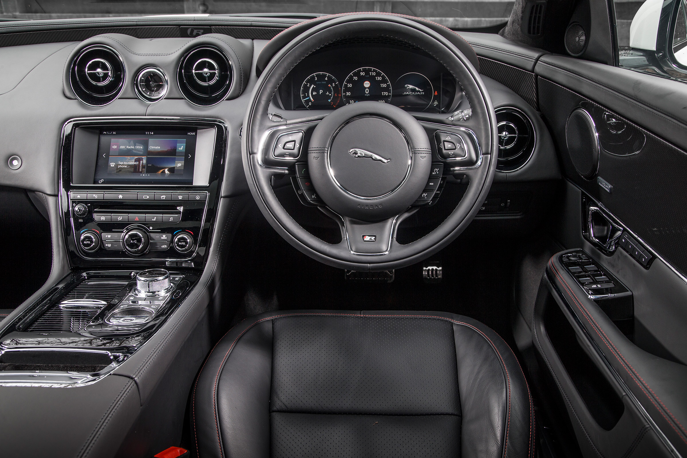 Jaguar XJR - dash