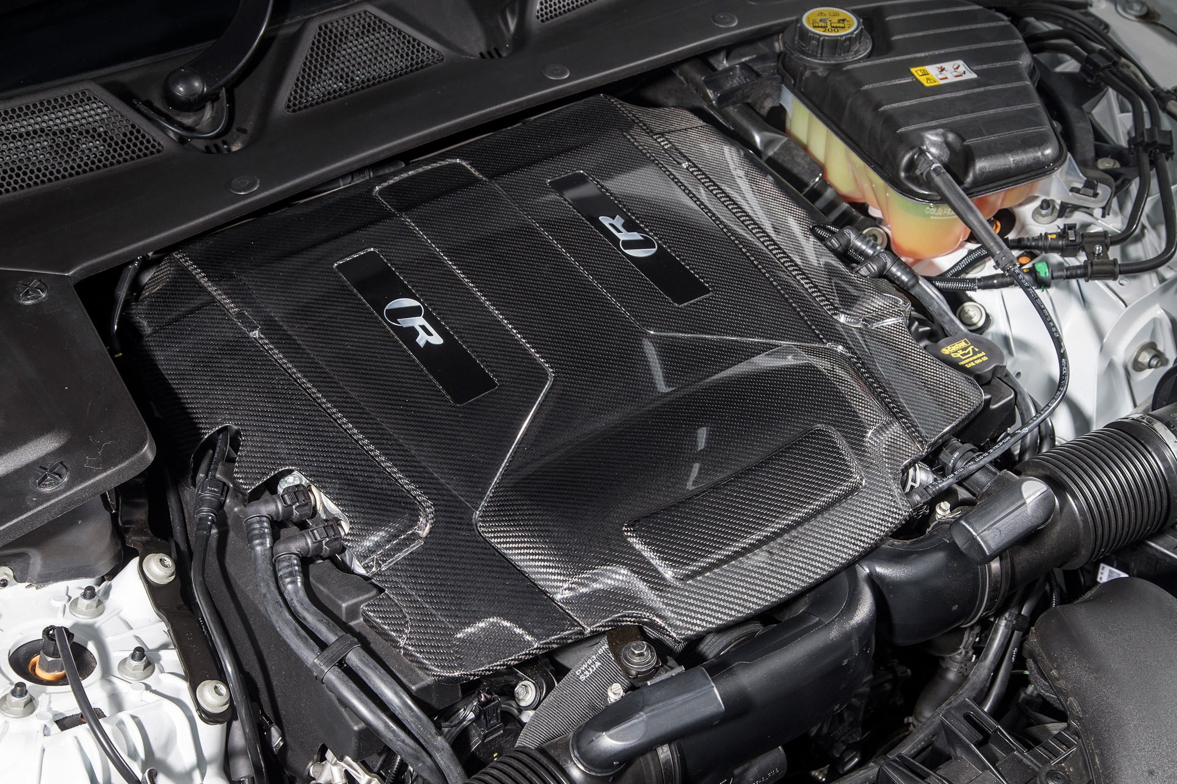 Jaguar XJR - engine