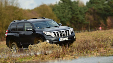 New Toyota Land Cruiser 2016 driving