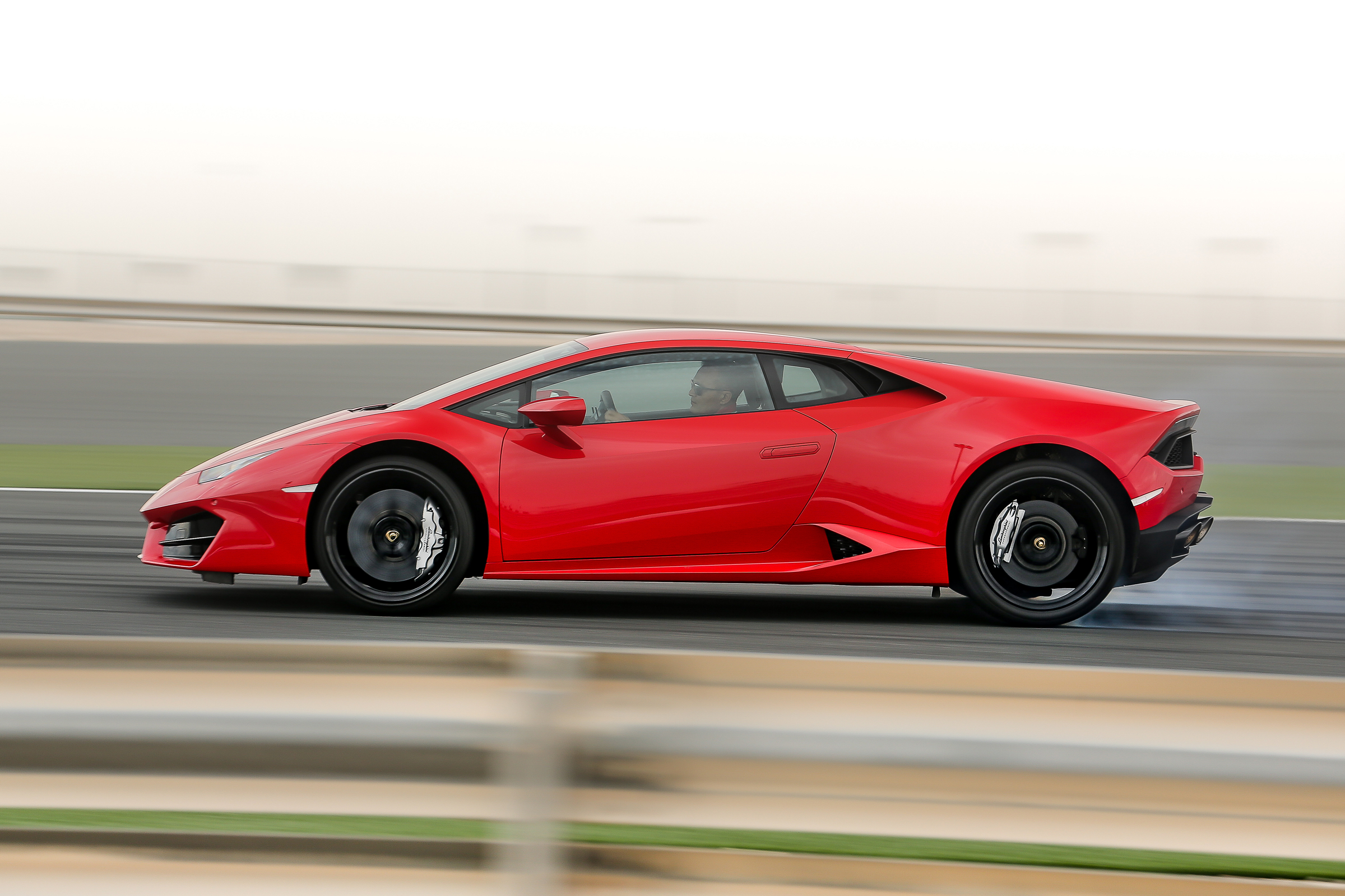 Lamborghini Huracan LP 580-2 side profile