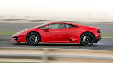 Lamborghini Huracan LP 580-2 side profile