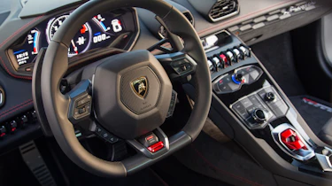 Lamborghini Huracan LP 580-2 interior