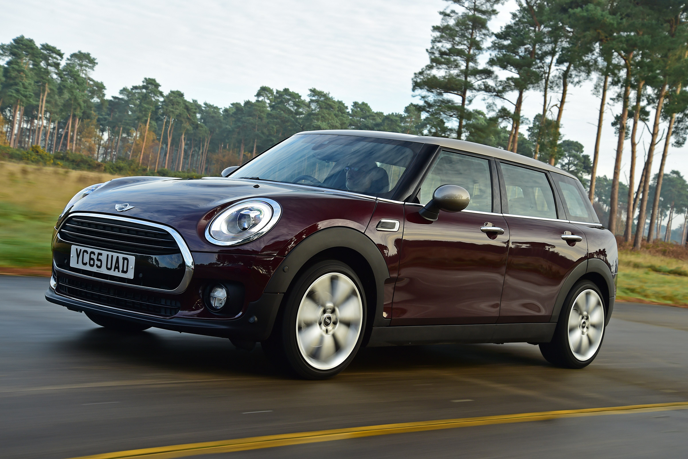 MINI Clubman - front driving