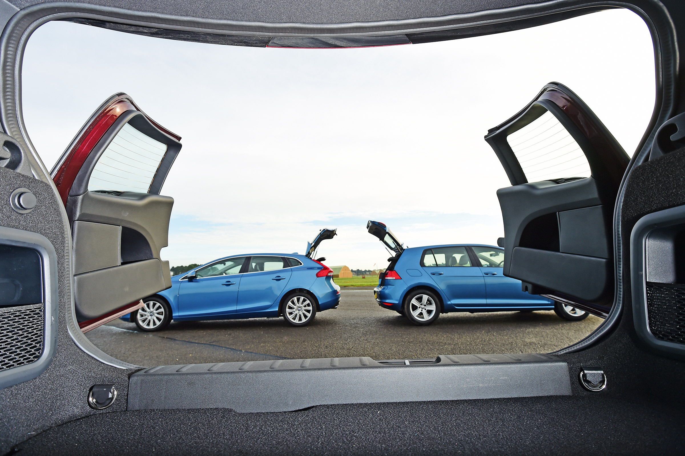 MINI Clubman vs VW Golf vs Volvo V60 - rear view