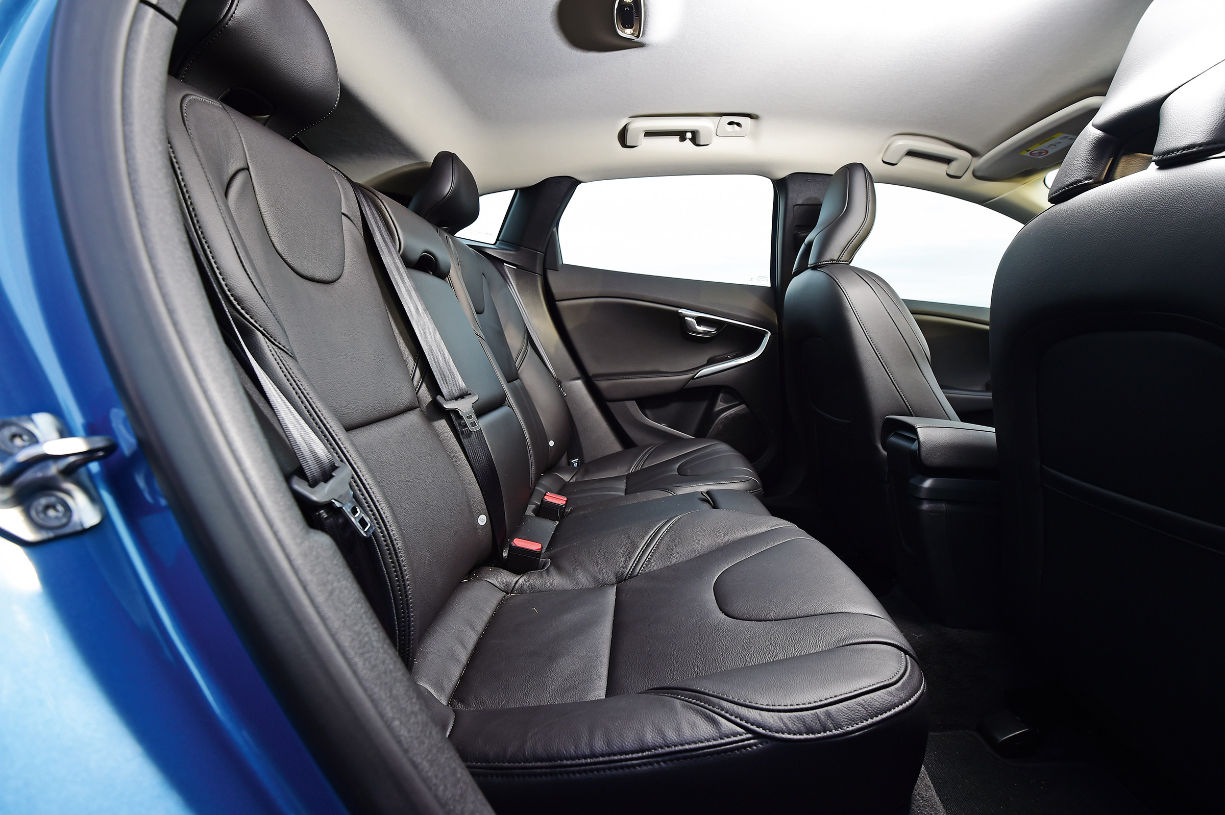 Volvo V40 - rear seats