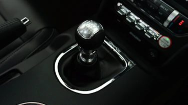 Ford Mustang - gears