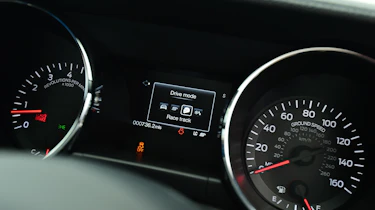 Ford Mustang - dials