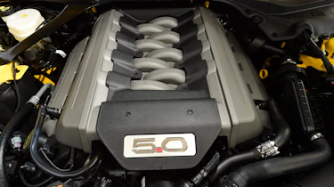 Ford Mustang - engine