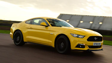 Ford Mustang - side