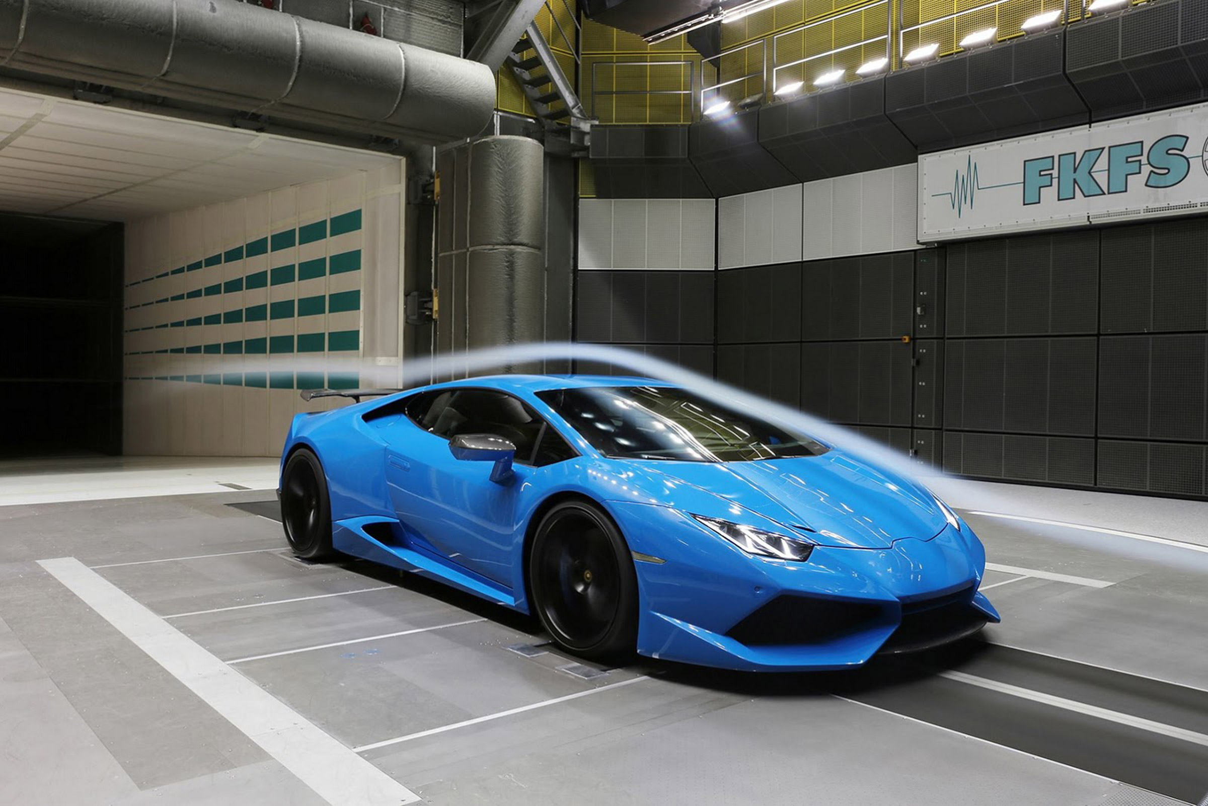 Novitec Huracan front side