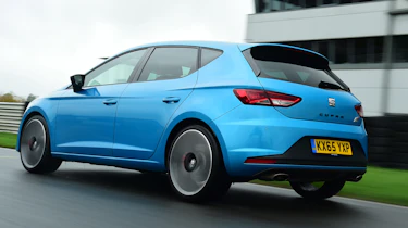 SEAT Leon Cupra 280 rear tracking