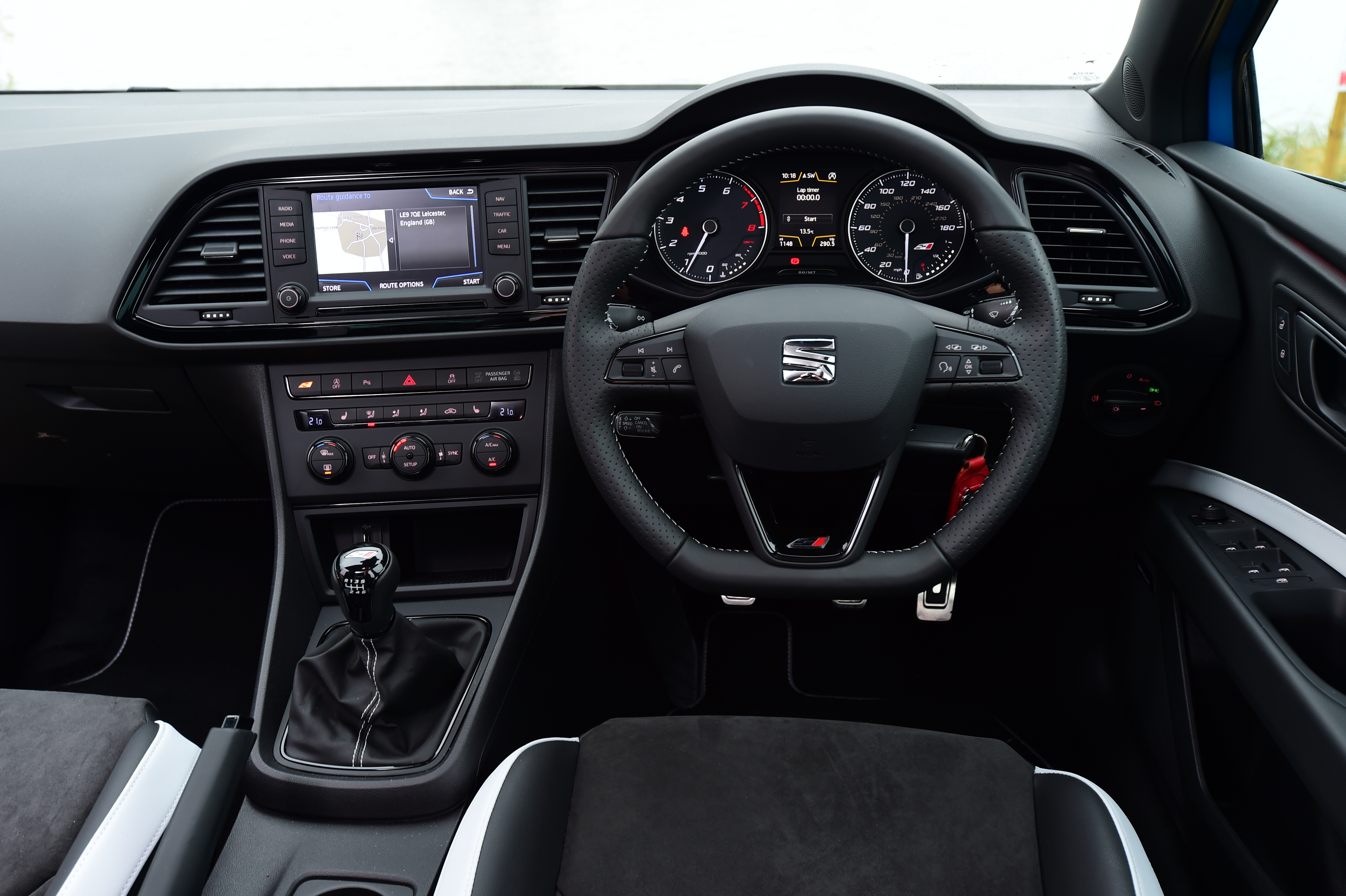 SEAT Leon Cupra 280 dashboard