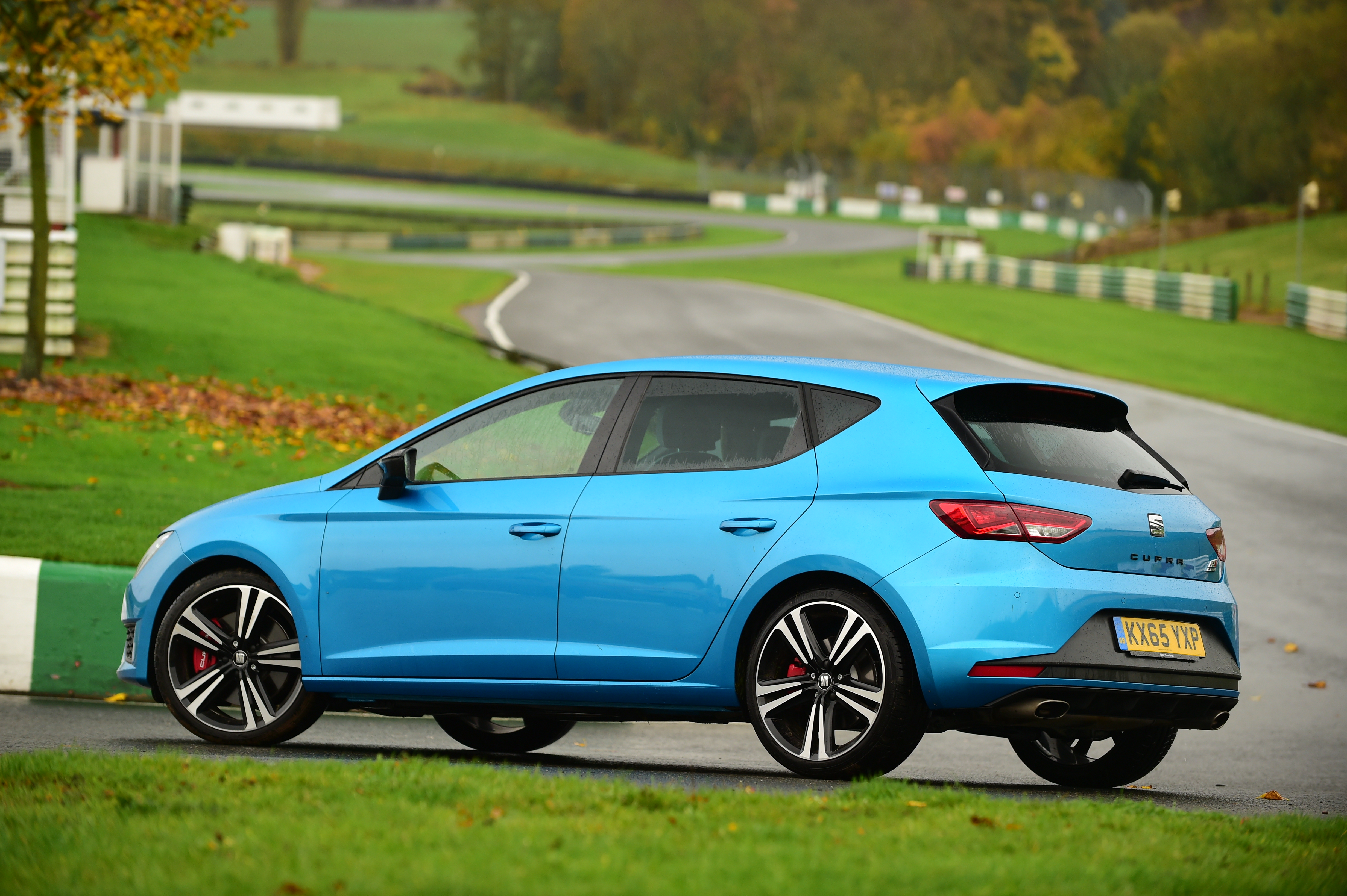 SEAT Leon Cupra 280 rear tracking