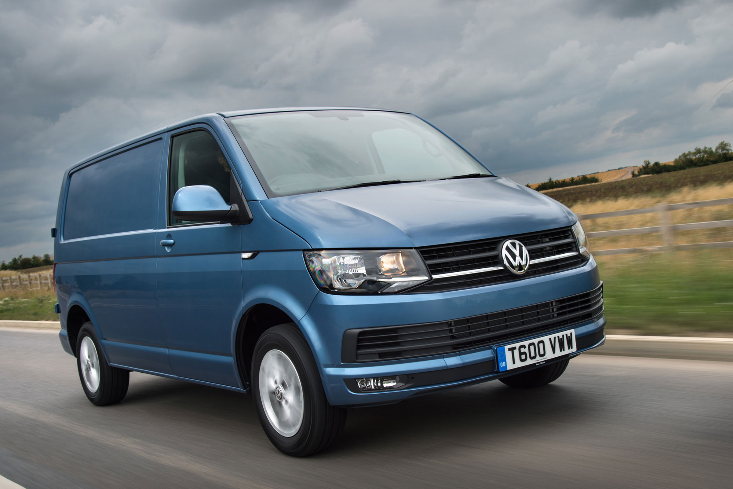 VW Transporter Highline front tracking